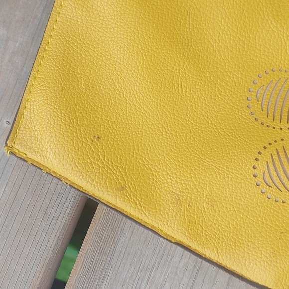 Vegan leather tote - Picture 4 of 8